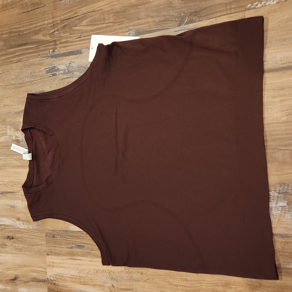 Lululemon swiftly breathe muscle tank